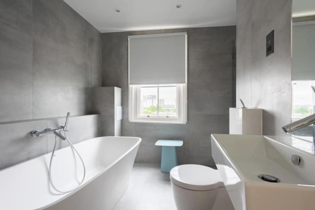Appartamento Stunning Views, Floor Flat Londra
