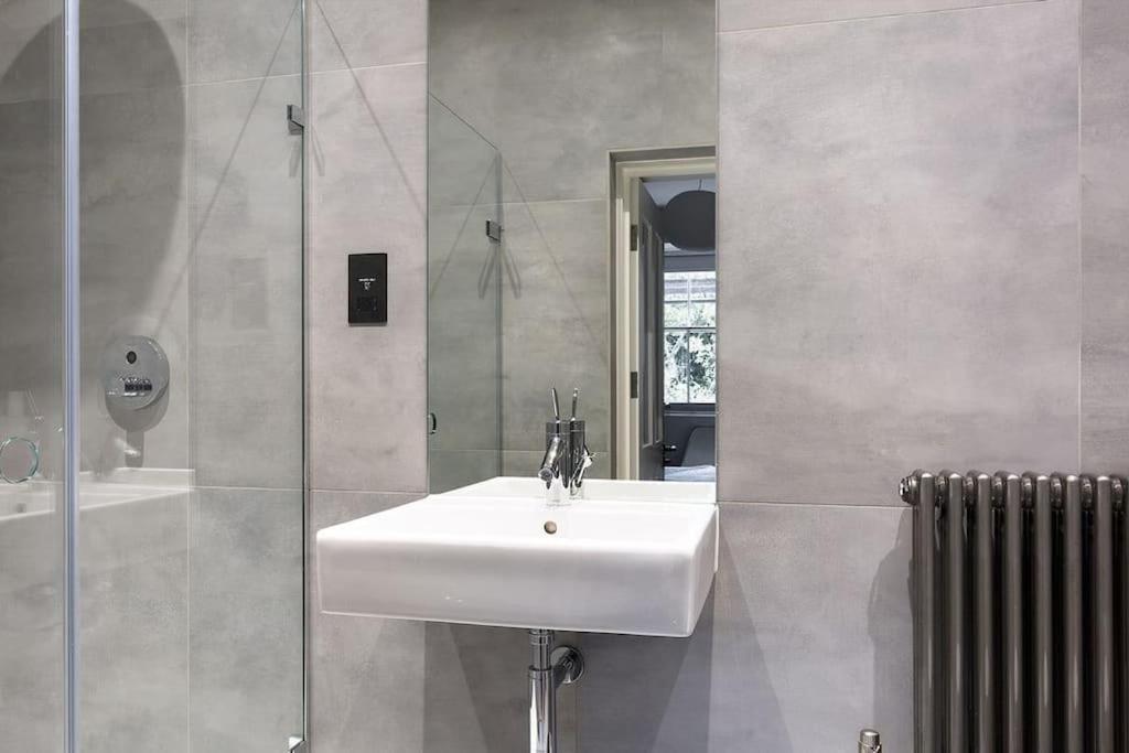 Stunning Views, Floor Flat Appartamento Londra