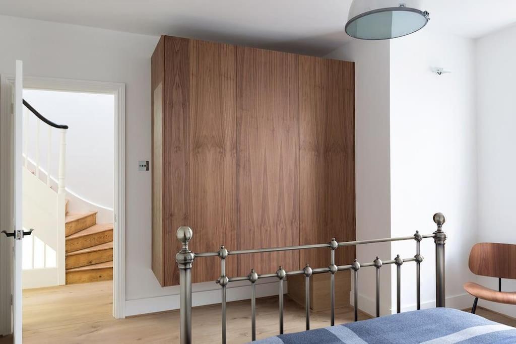 Stunning Views, Floor Flat Londra